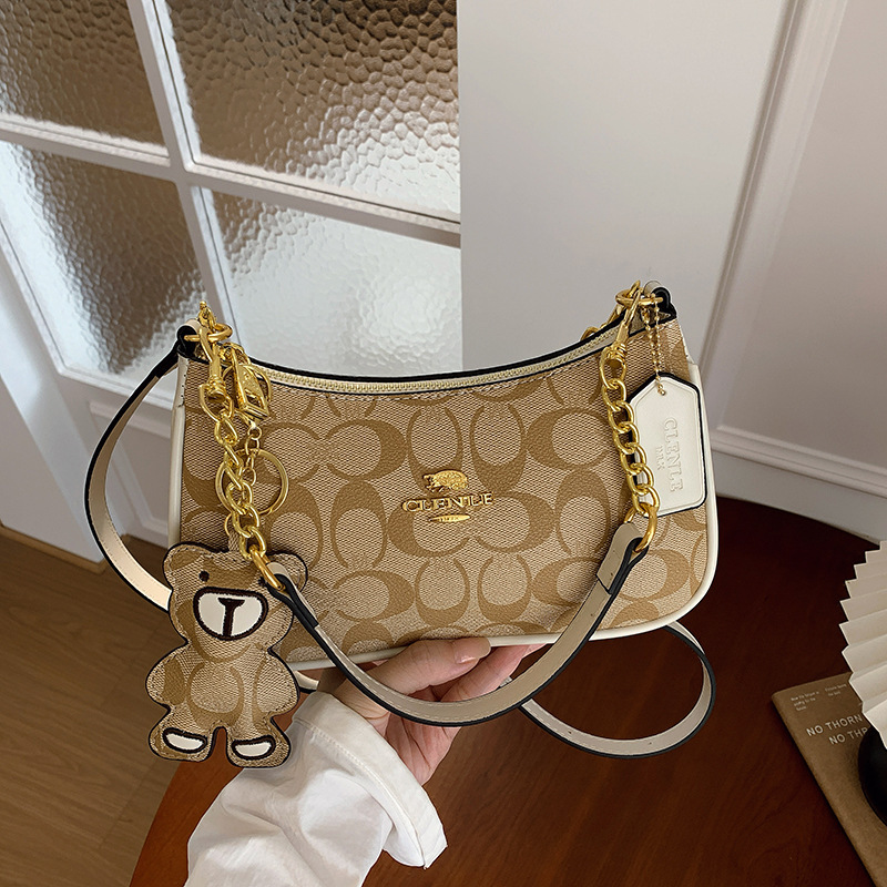 Women Bags 2026 Trends - 2026年新作、高級感あふれるレディースハンドバッグ。ユニークでファッショナブル、トレンド感があり、レトロでシンプルかつ上品な小ぶりのスクエアバッグ。